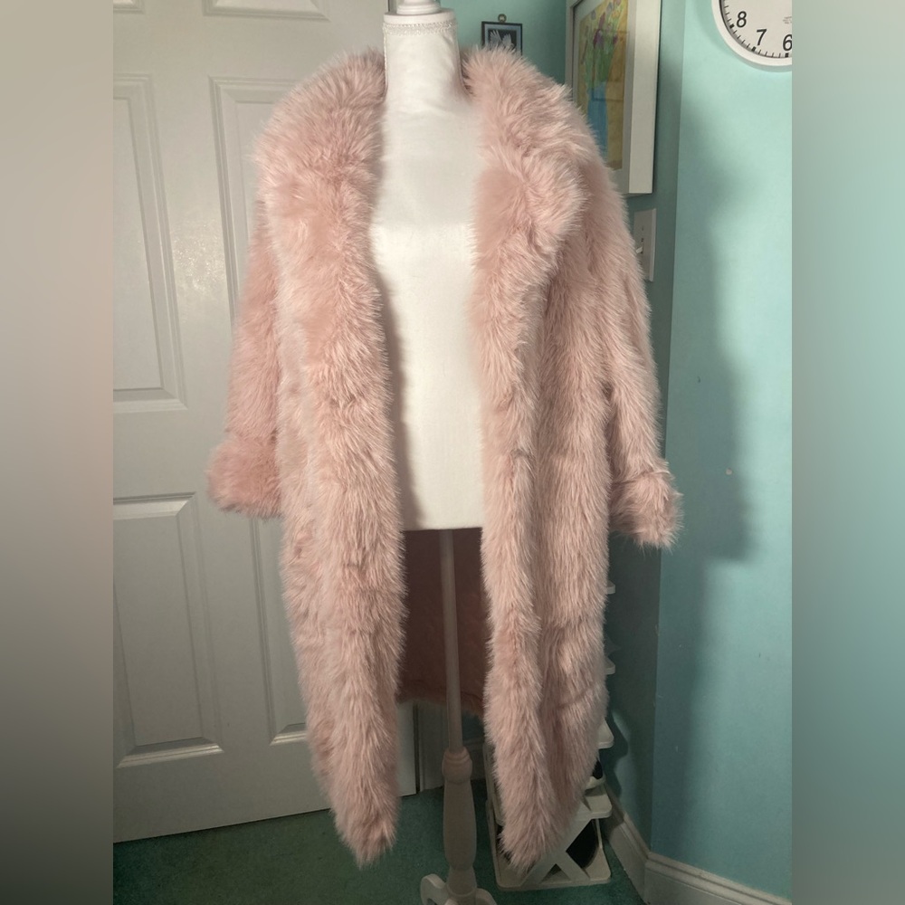 Luxurious Pink Faux Fur Coat - Picture 4 of 8